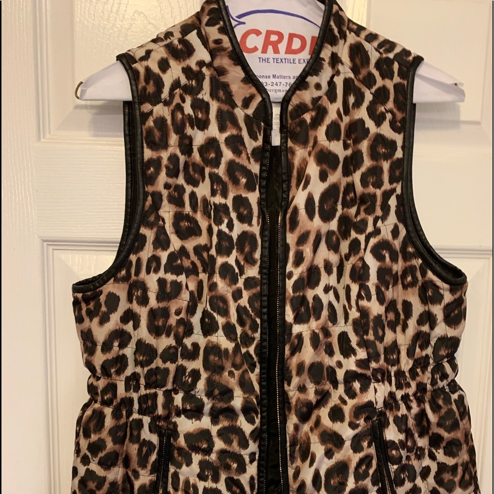 NWOT Chico’s Animal print reversible vest